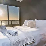 Spacious Luxury 3 Bedroom Apartment B401 Sea Spray