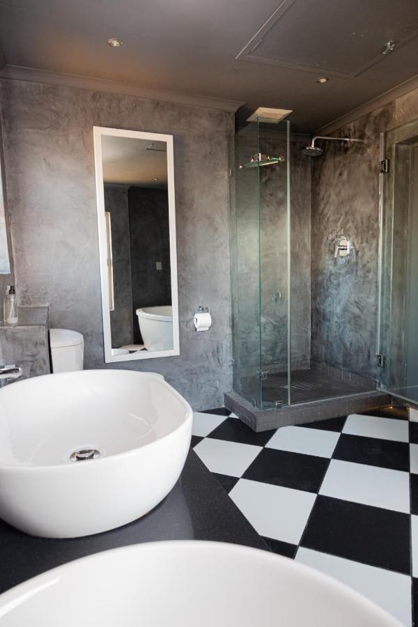 Spacious Luxury 3 Bedroom B401 Sea Spray Apartment Cape Town